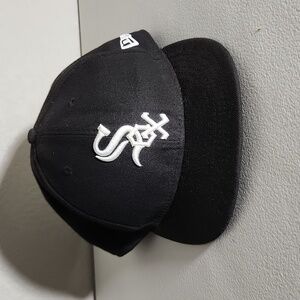 Chicago White Sox Hat Cap Fitted Mens 7 7/8 Black New Era MLB Baseball Logo